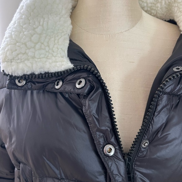 Black Puffer Jacket with White Sherpa Trim size large - Picture 3 of 4